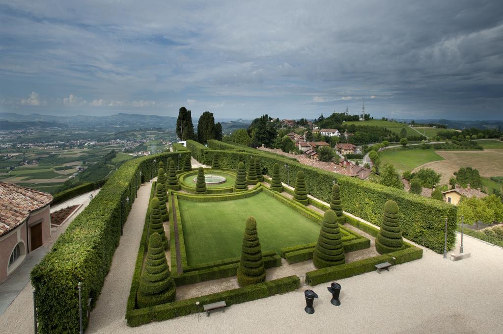 Castello Di Guarene Hotel Exterior foto