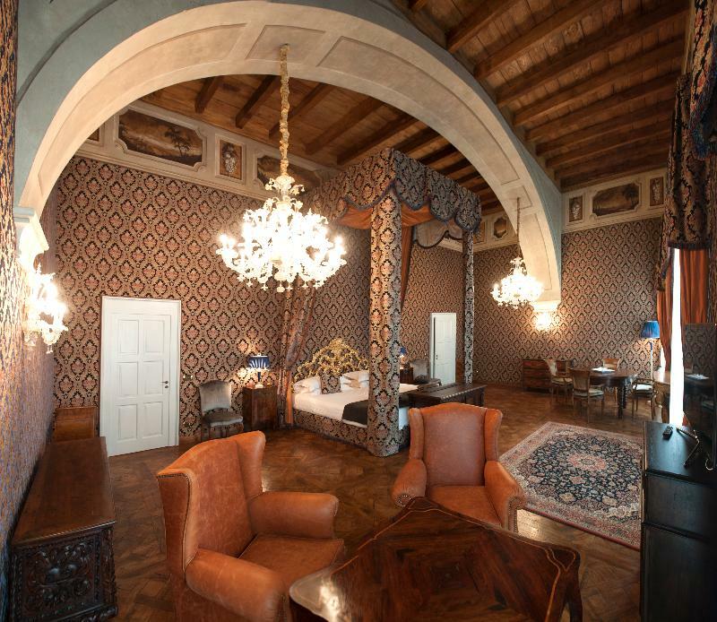 Castello Di Guarene Hotel Exterior foto
